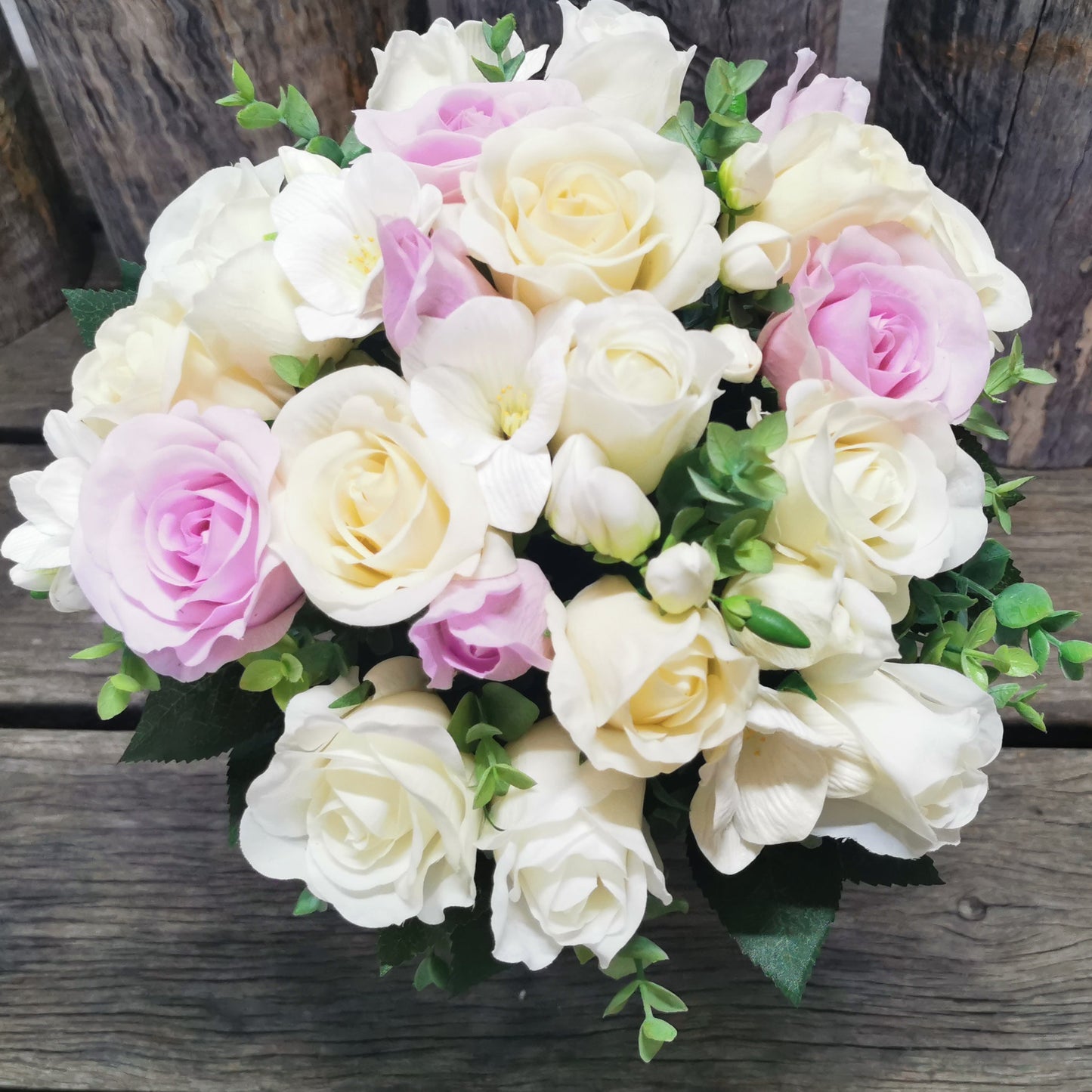 Bouquet of white and pink roses 